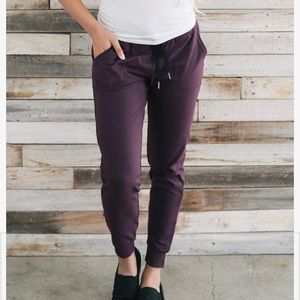 Zyia Joggers Plum